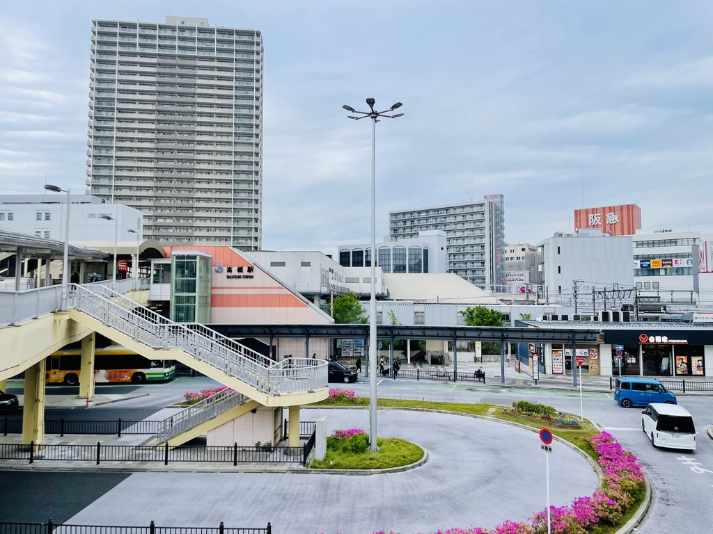 高槻市駅前
