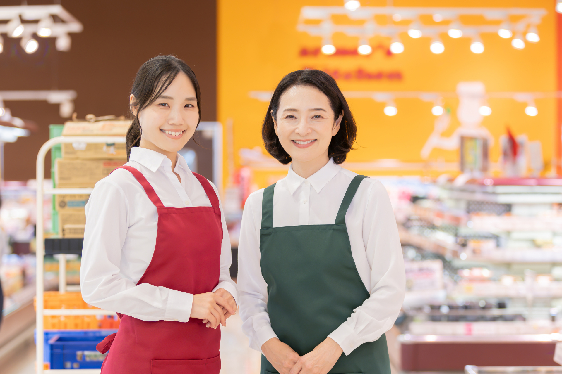 スーパーの店員のイメージ画像