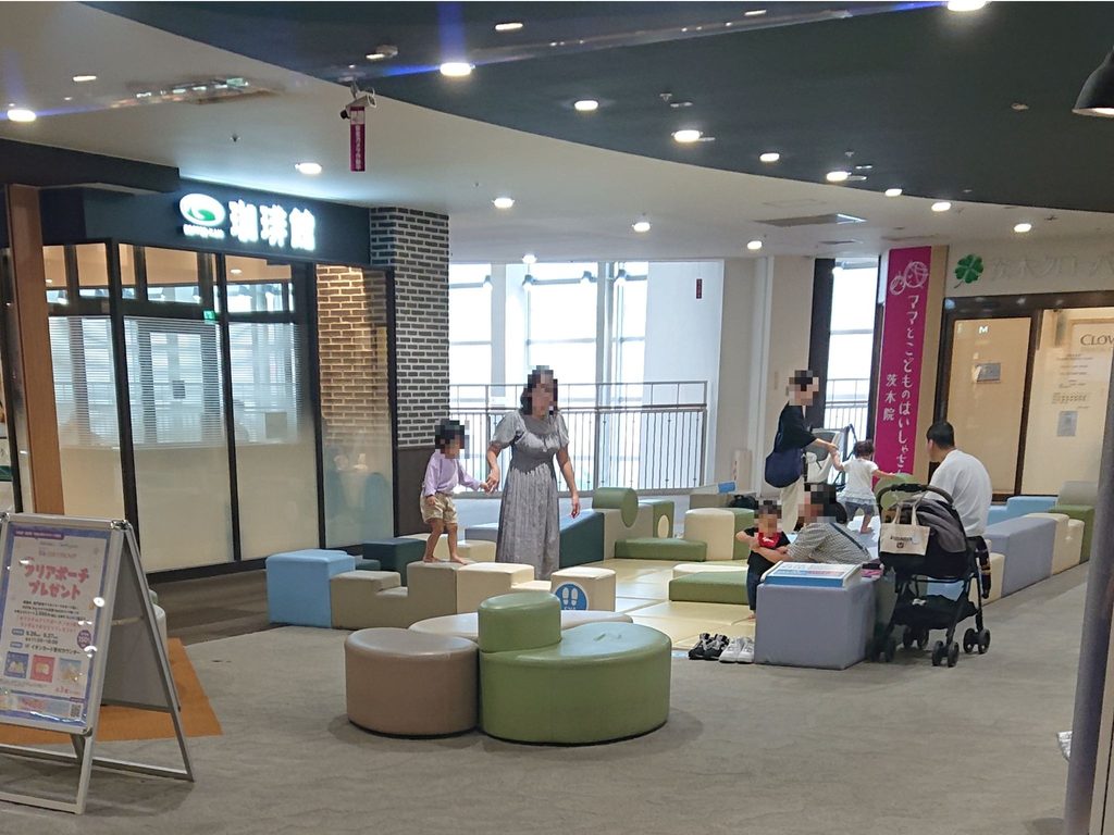 イオンモール茨木2階 子供の遊び場