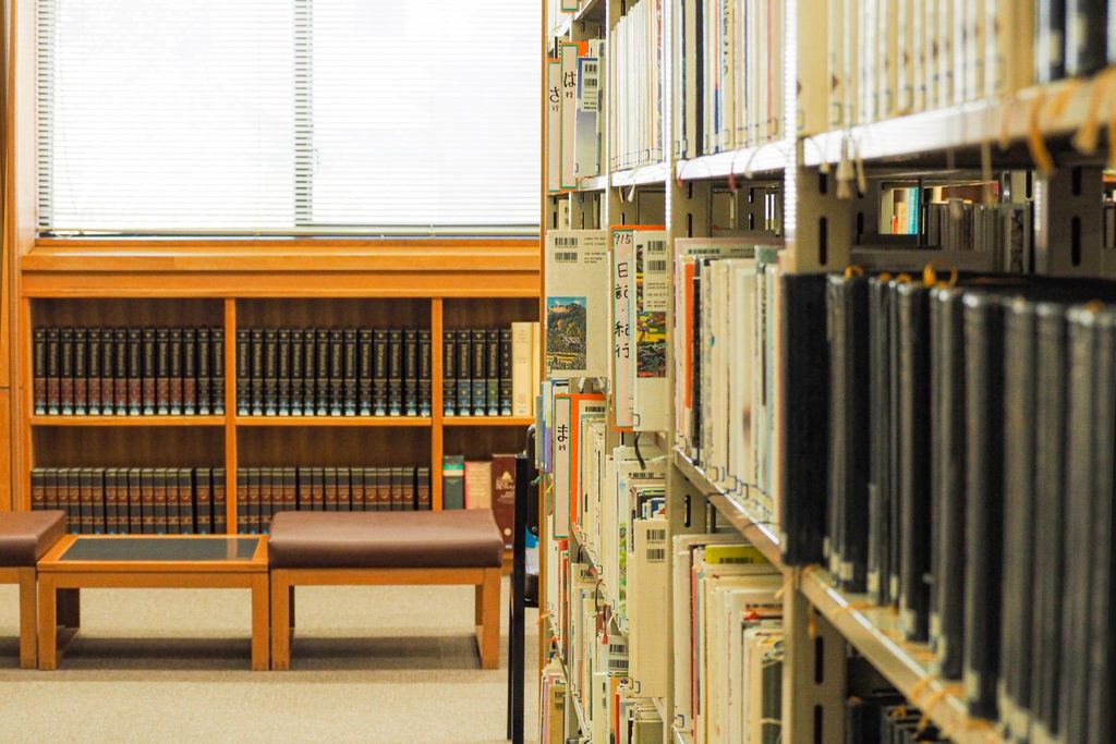 図書館の書架