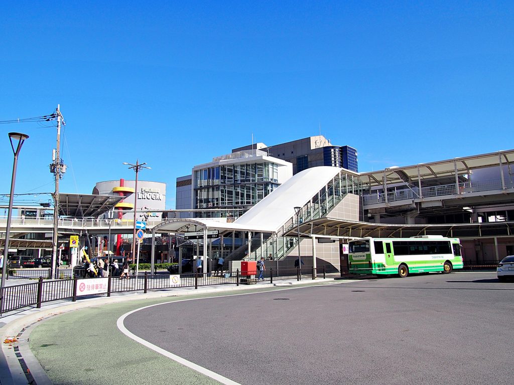 JR高槻駅北口付近の風景