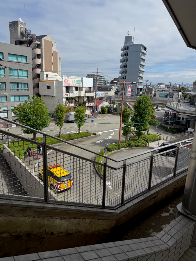 千里丘駅前