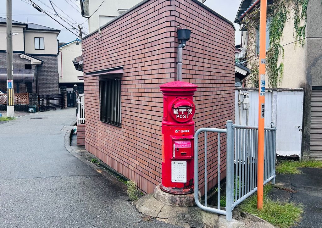 レトロな郵便ポスト